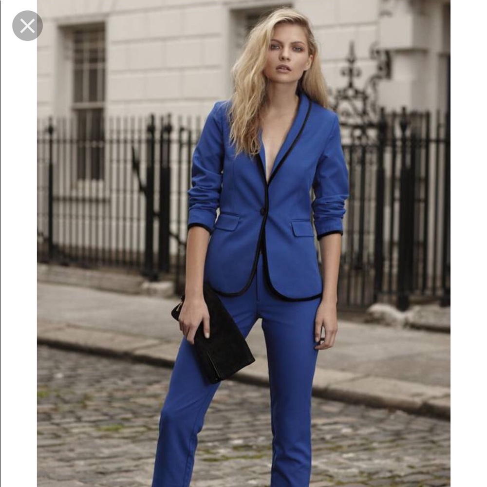 NWT Heidi Klum’s blue with black trim blazer